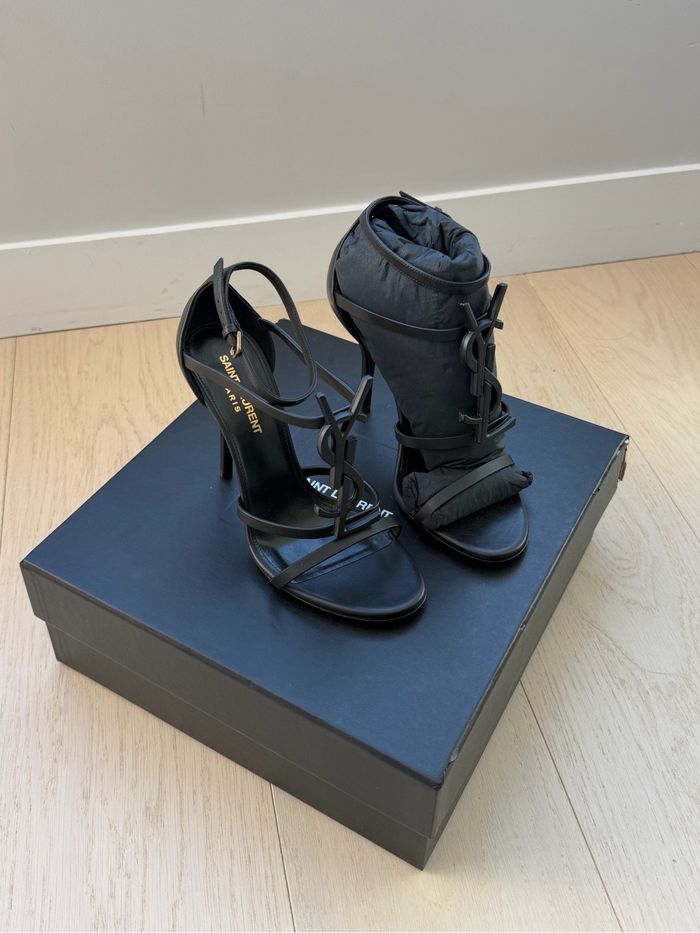 YSL CASSANDRA HEEL | NEVER WORN